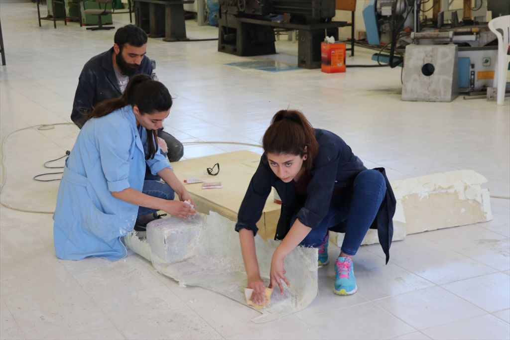 Üniversitelilerin el emeği göz nuru elektromobil: 