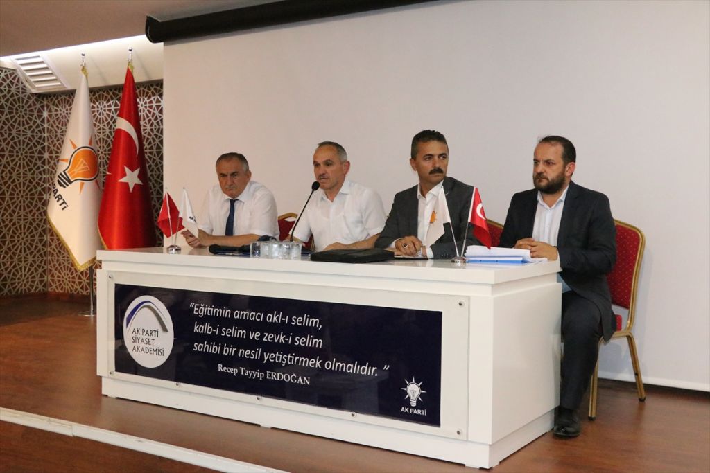 AK PARTİ YEREL YÖNETİMLER İSTİŞARE VE DEĞERLENDİRME TOPLANTISI