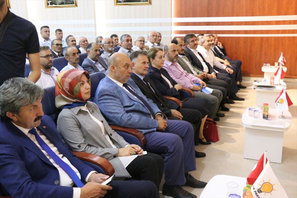 AK PARTİ YEREL YÖNETİMLER İSTİŞARE VE DEĞERLENDİRME TOPLANTISI