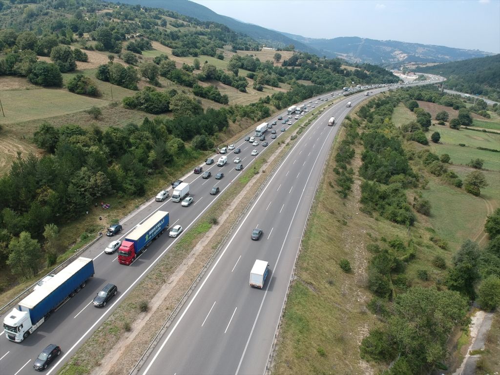 Anadolu Otoyolu'nda bayram yoğunluğu