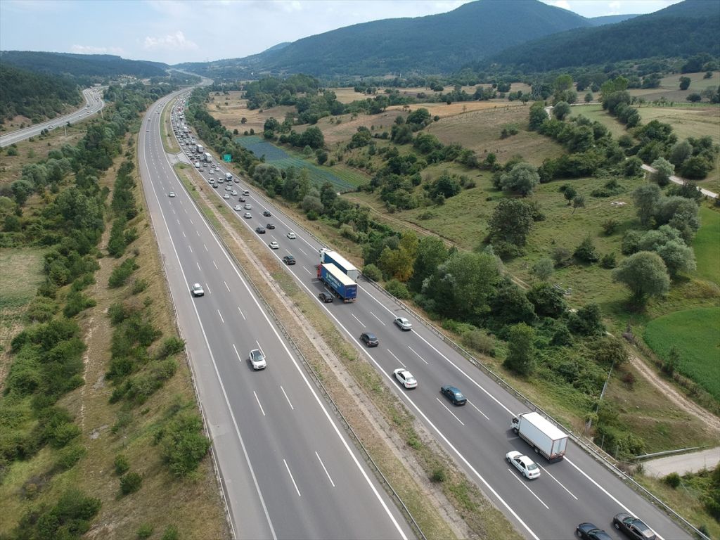 Anadolu Otoyolu'nda bayram yoğunluğu