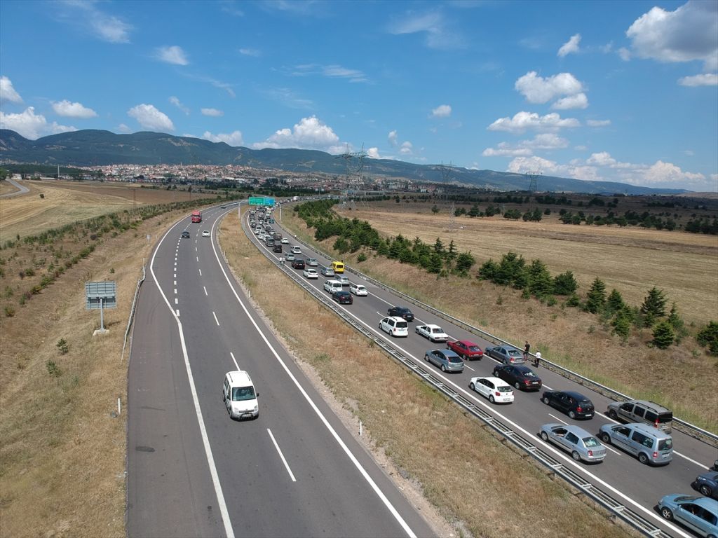 Anadolu Otoyolu'nda bayram yoğunluğu