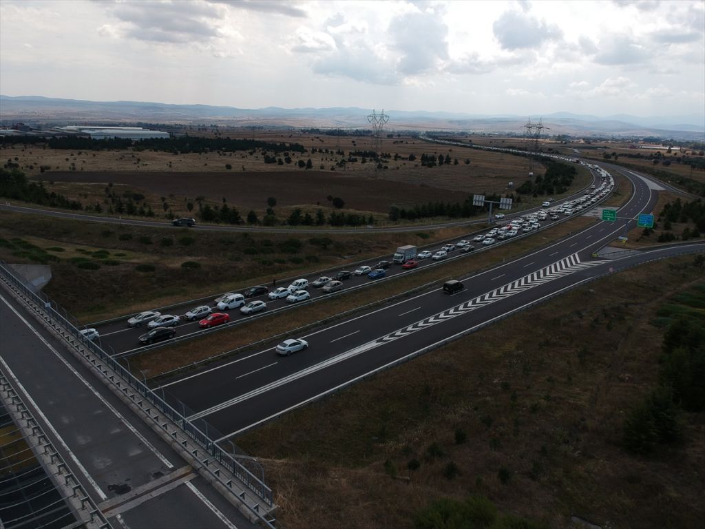 Anadolu Otoyolu'nda bayram yoğunluğu