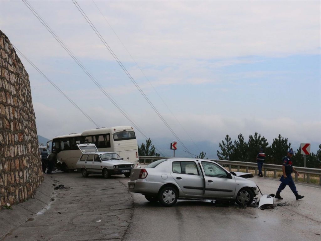 Bolu'da trafik kazaları: 7 yaralı