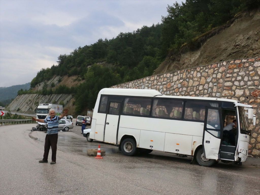 Bolu'da trafik kazaları: 7 yaralı
