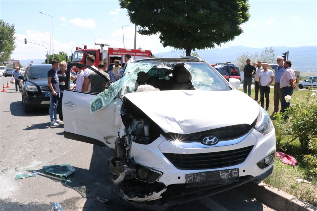 Bolu'da trafik kazası: 4 yaralı