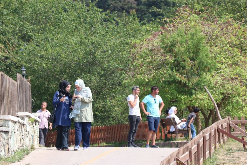 Bolu'daki tabiat parklarında ziyaretçi yoğunluğu