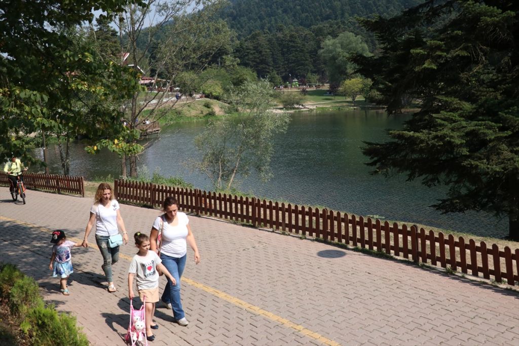 Bolu'daki tabiat parklarında ziyaretçi yoğunluğu