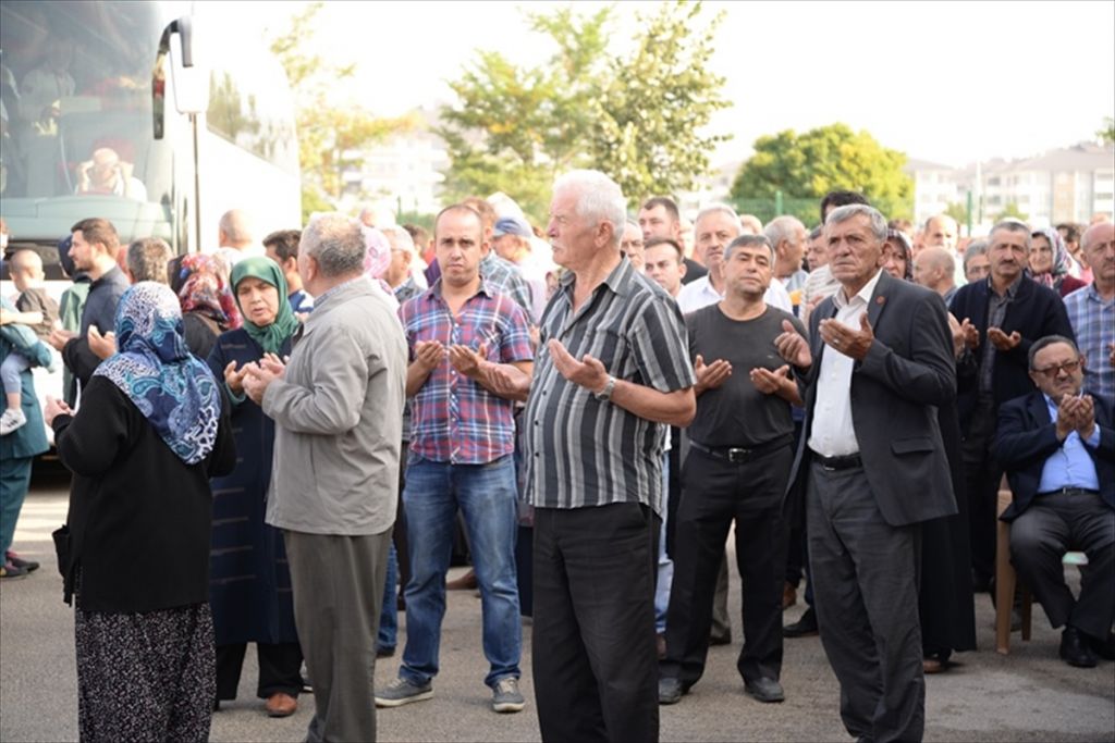 Bolulu hacı adayları kutsal topraklara uğurlandı