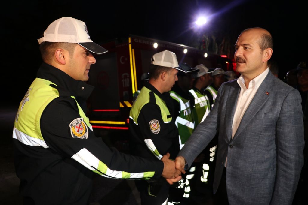 İçişleri Bakanı Soylu trafik denetimine katıldı