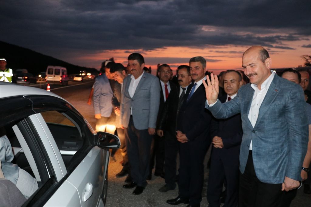 İçişleri Bakanı Soylu trafik denetimine katıldı