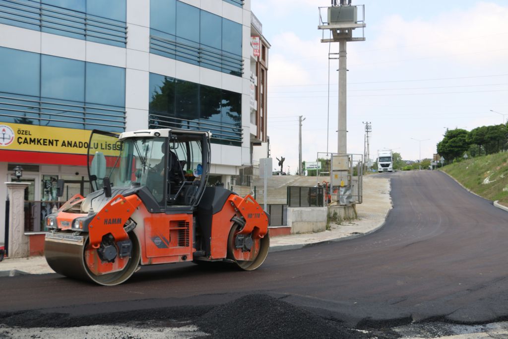 Mehmet Akif Ersoy Bulvarı'nda asfalt çalışması