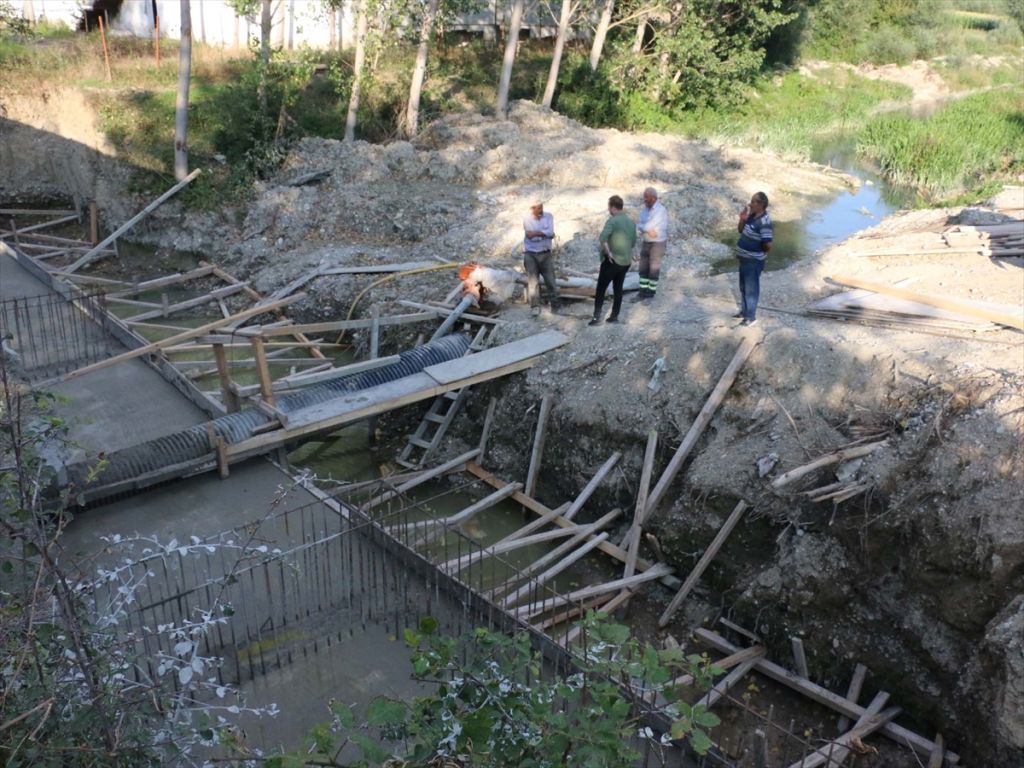 Mudurnu'da yol yapım çalışmaları