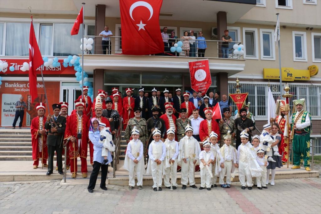 Taşkesti'de sünnet şöleni