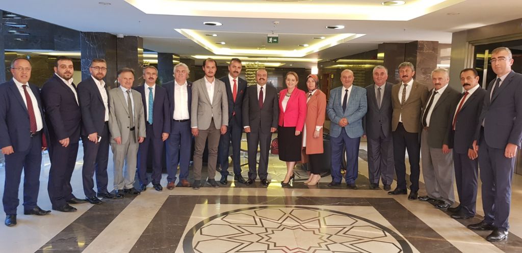 Ak'lı Başkanlar Metin'i ziyaret etti