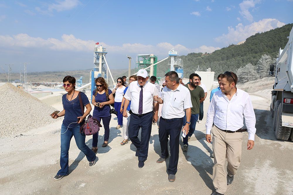 BAŞKAN YILMAZ BASIN MENSUPLARINA PROJELERİNİ ANLATTI