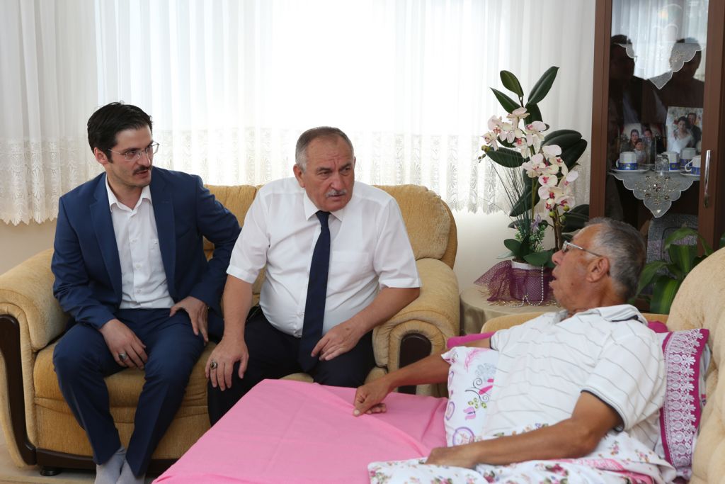 Belediye Başkanı Alaaddin Yılmaz'dan 6 aileye hasta ziyareti