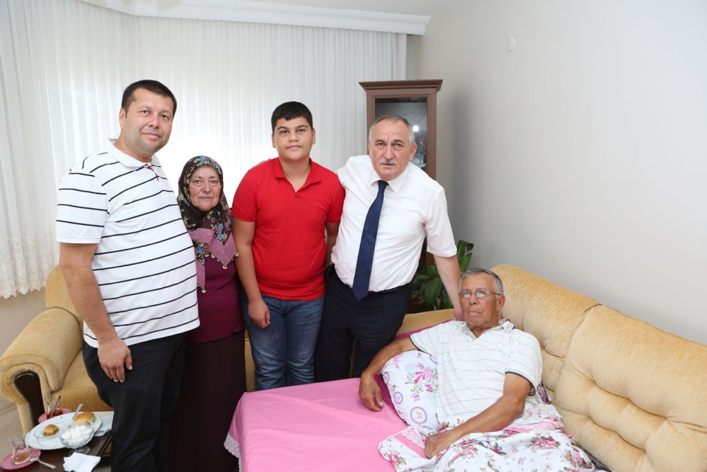 Belediye Başkanı Alaaddin Yılmaz'dan 6 aileye hasta ziyareti