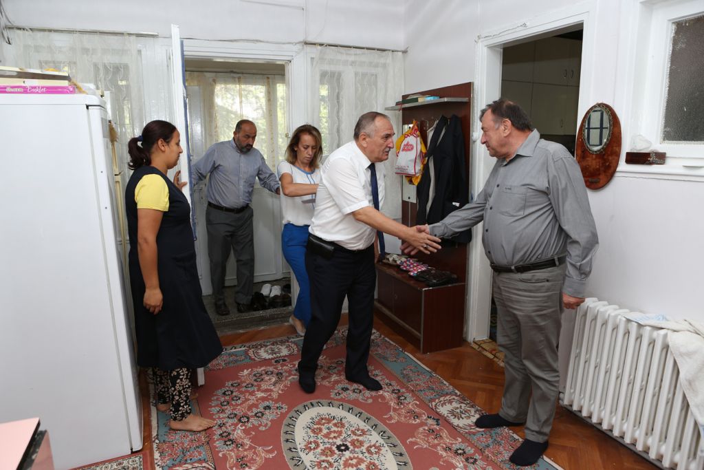 Belediye Başkanı Alaaddin Yılmaz'dan 6 aileye hasta ziyareti