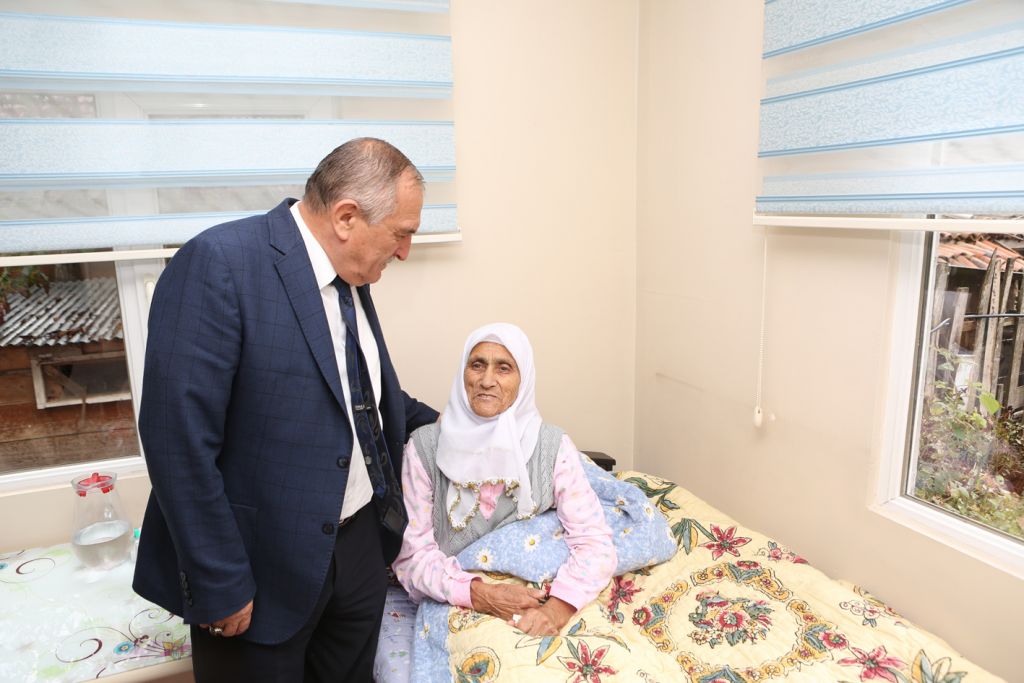 Belediye Başkanı Yılmaz'dan hasta ziyareti