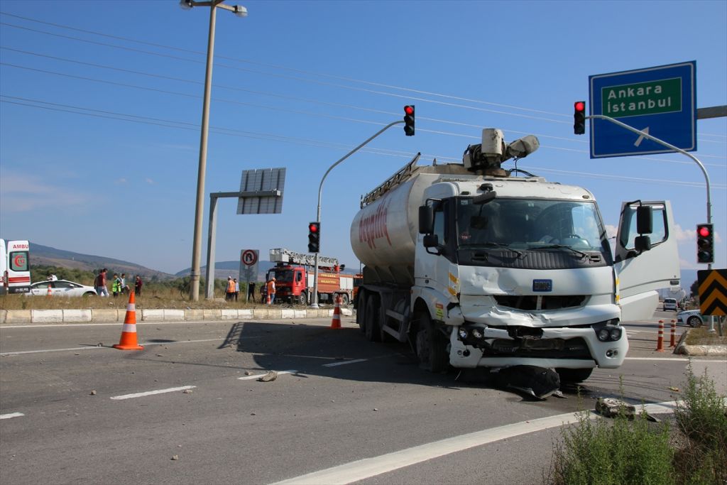 Bolu'da trafik kazası: 2 yaralı