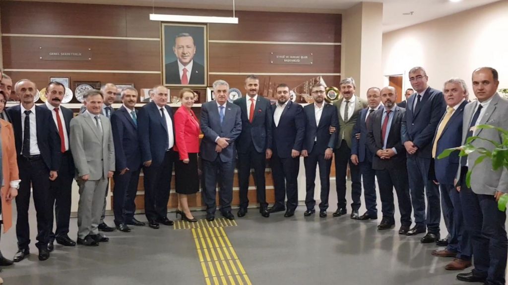 Doğanay başkanlarla genel merkeze çıkartma yaptı