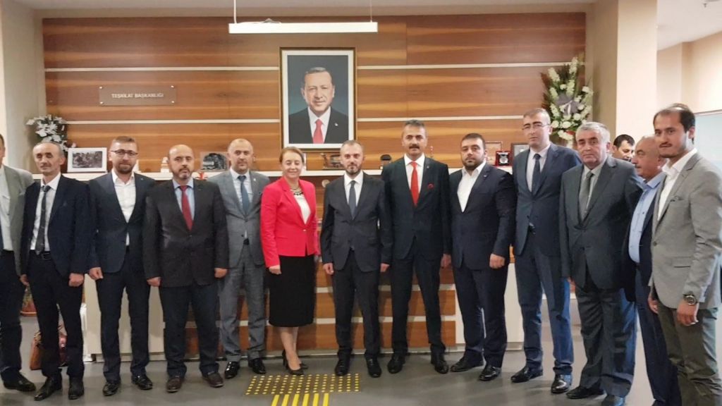 Doğanay başkanlarla genel merkeze çıkartma yaptı