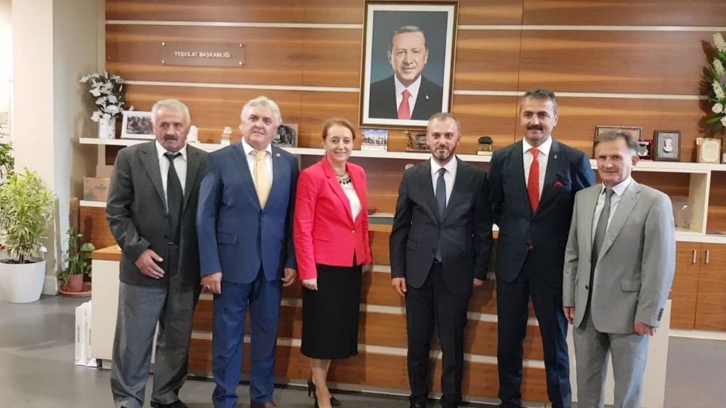 Doğanay başkanlarla genel merkeze çıkartma yaptı