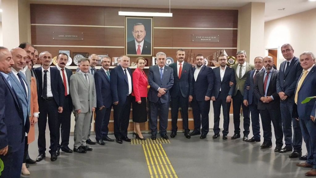 Doğanay başkanlarla genel merkeze çıkartma yaptı