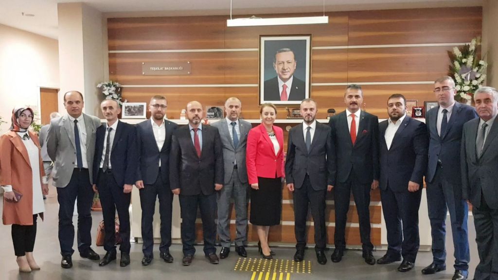 Doğanay başkanlarla genel merkeze çıkartma yaptı