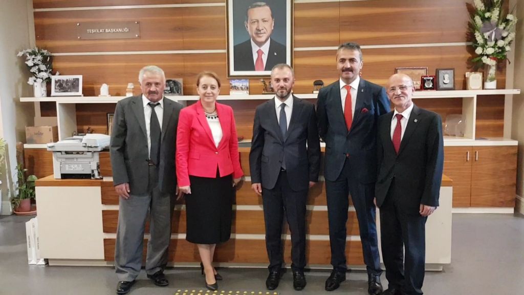 Doğanay başkanlarla genel merkeze çıkartma yaptı