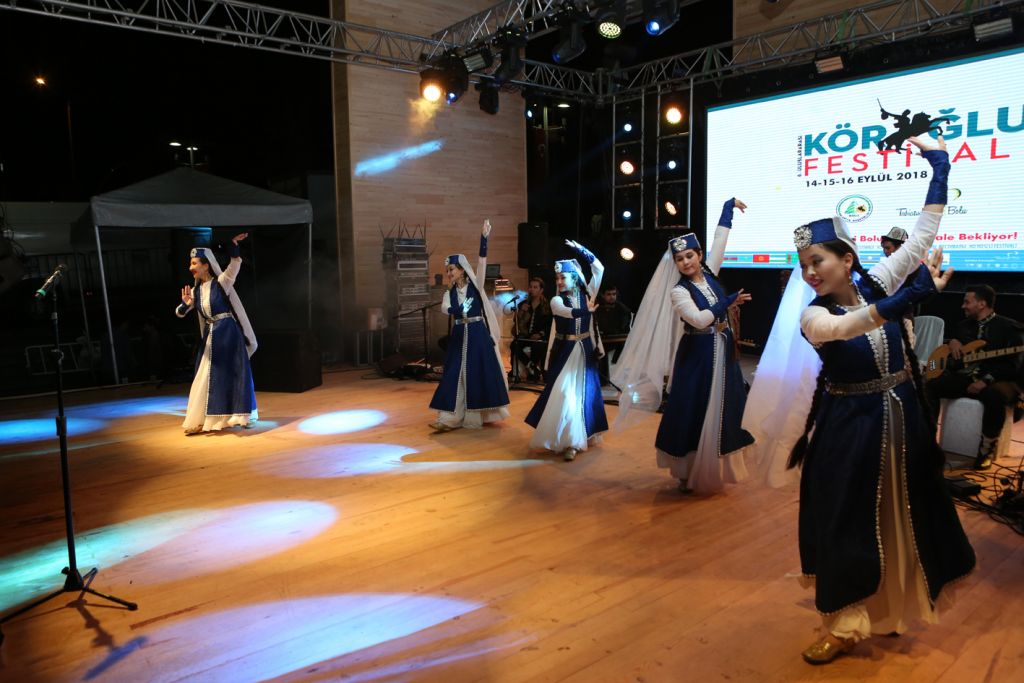 Festivalin ilk gün akşam etkinlikleri dolu dolu geçti