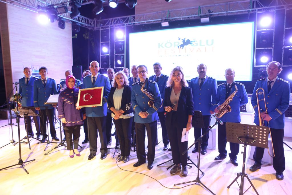 Festivalin ilk gün akşam etkinlikleri dolu dolu geçti