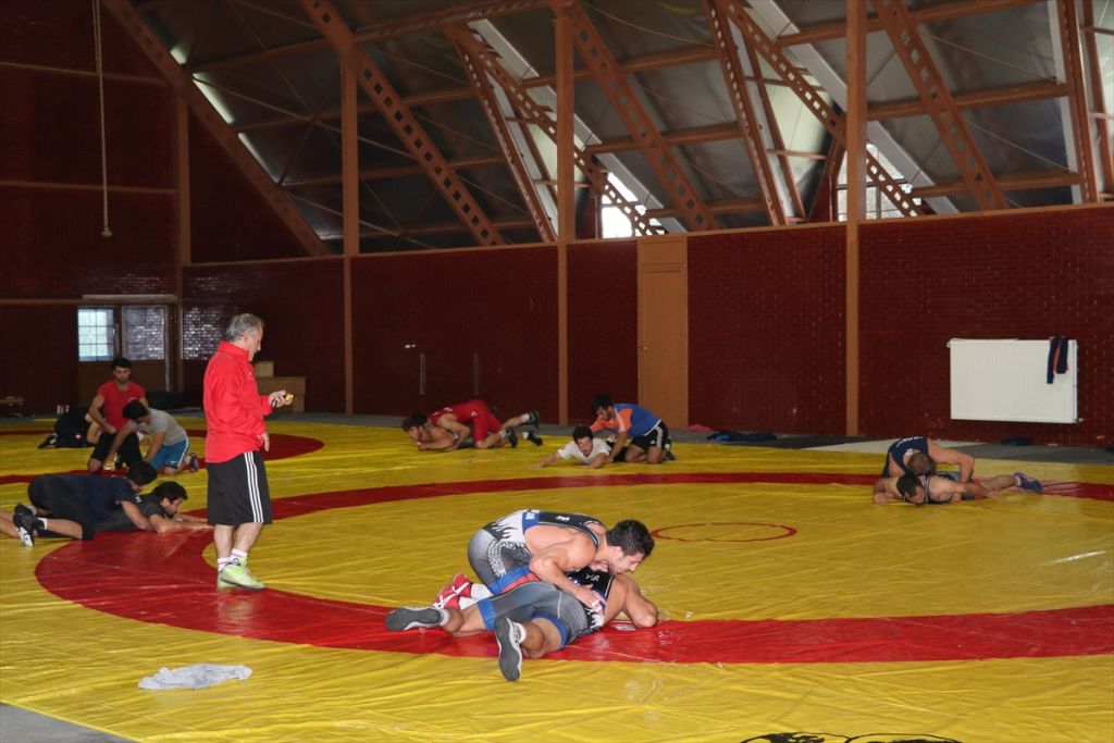 Grekoromen güreşçilerin Dünya Şampiyonası hazırlıkları