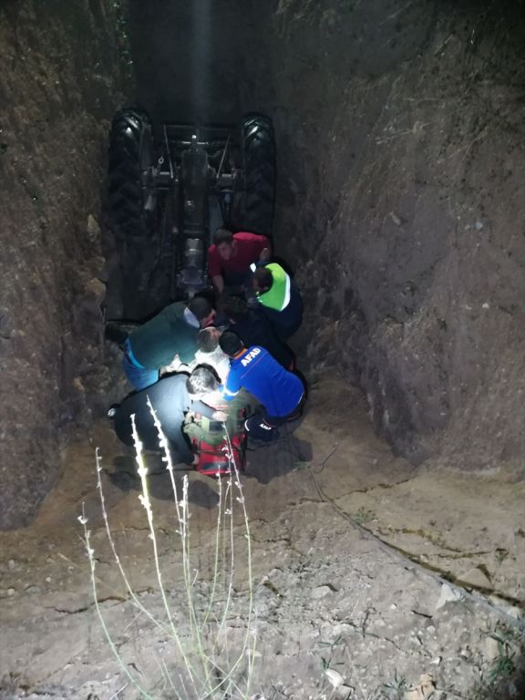 Üç gün çukurda kurtarılmayı bekledi