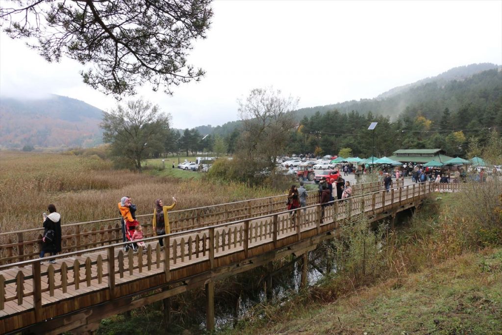 Abant'ta sonbahar yoğunluğu