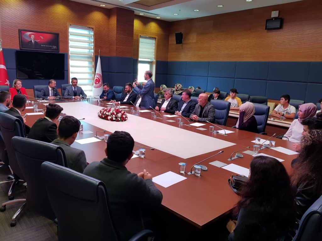 Ak Teşkilatlar vekilleriyle buluştu