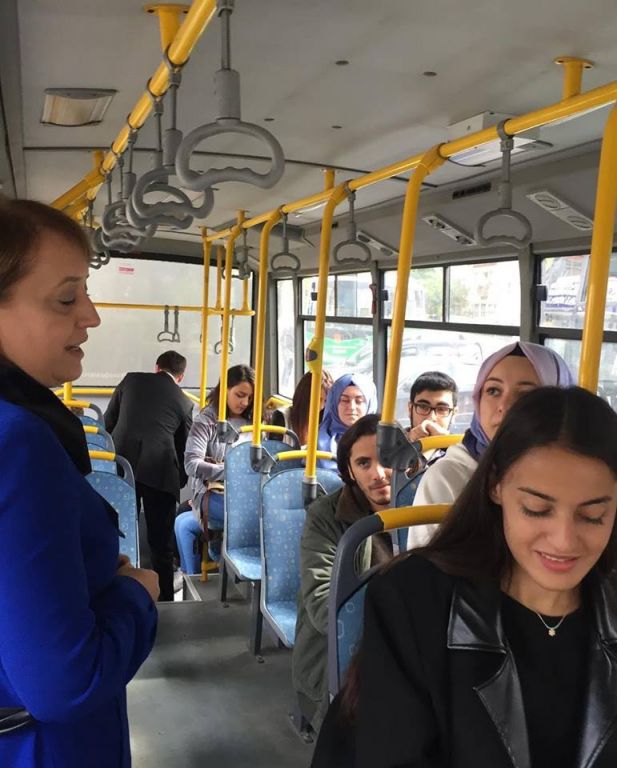 Arzu Aydın Bolu Abant İzzet Baysal Üniversitesi öğrencilerine "Hoş geldiniz" dedi