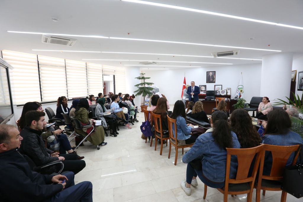 Başkan Yılmaz, geleceğin mimar ve şehir plancılarıyla buluştu