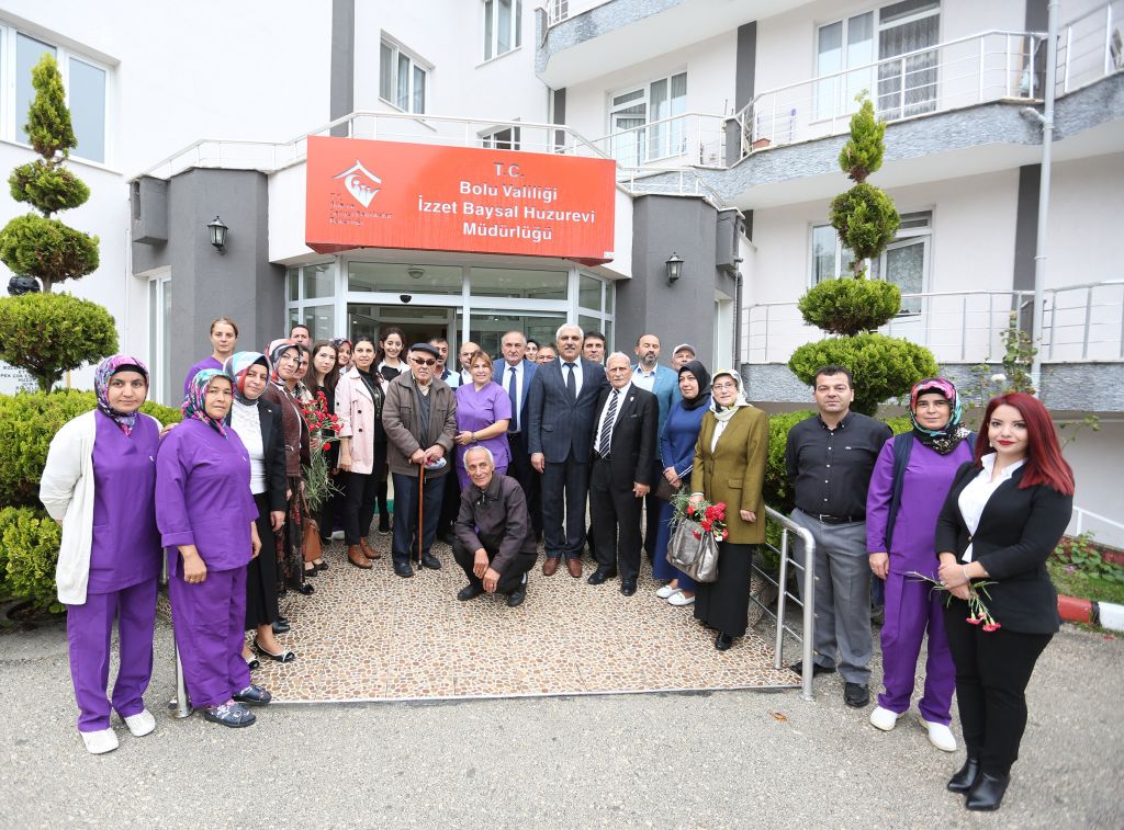 Başkan Yılmaz yaşlıları evinde ziyaret etti