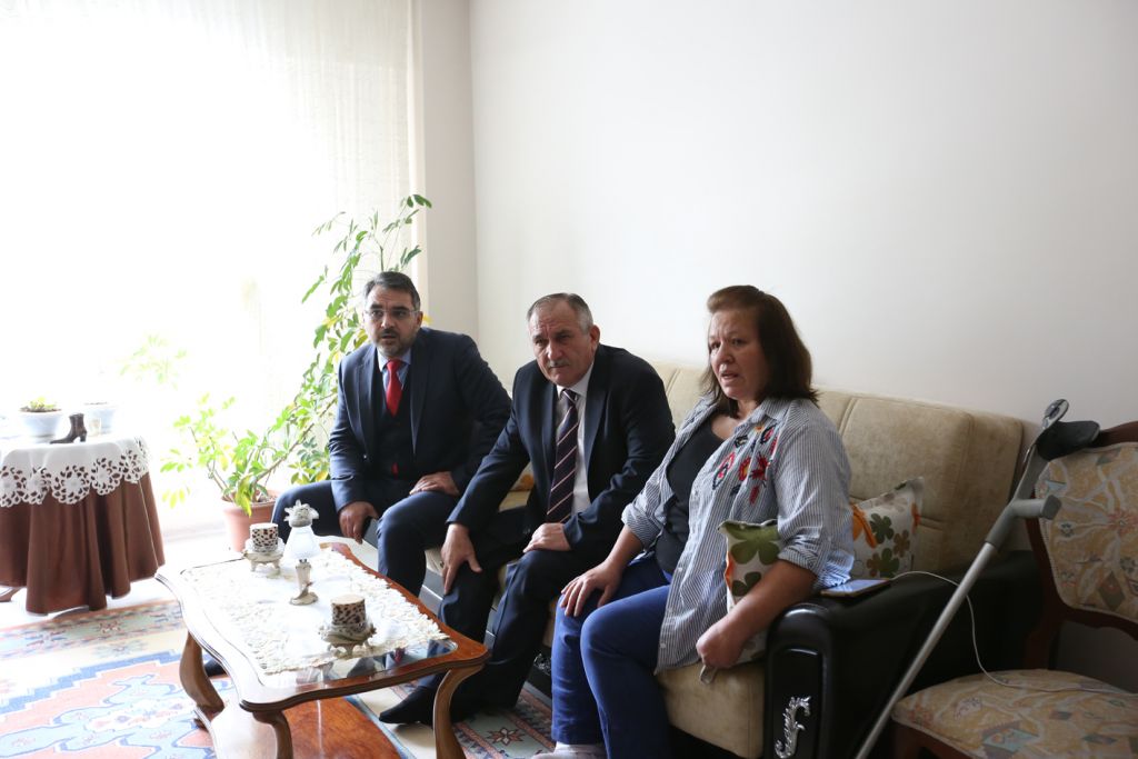 Başkan Yılmaz'dan sekiz hastaya evlerinde ziyaret