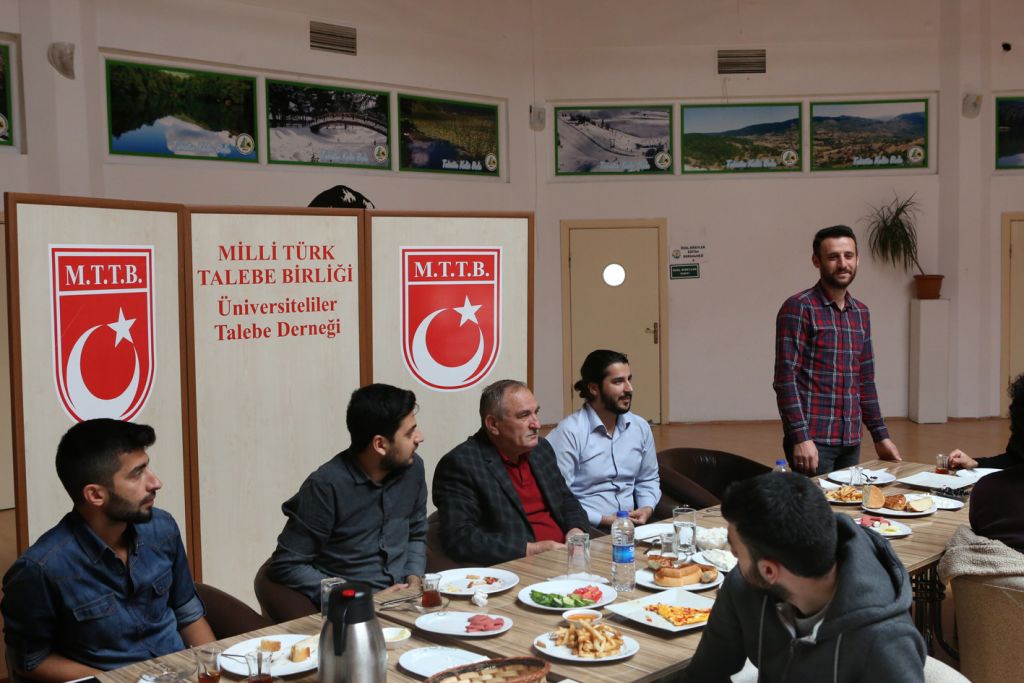Belediye Başkanı Yılmaz, MTTB'li öğrencilerle kahvaltı sofrasında buluştu