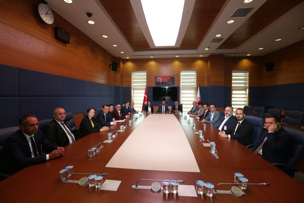 Bolu Belediye Başkanı Alaaddin Yılmaz'dan milletvekillerine ziyaret