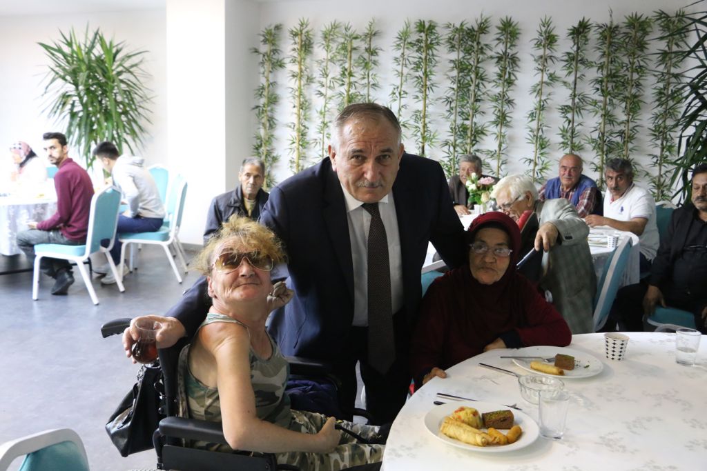 Bolu Belediyesi'nden yaşlılara ve engellilere evde terapi hizmeti