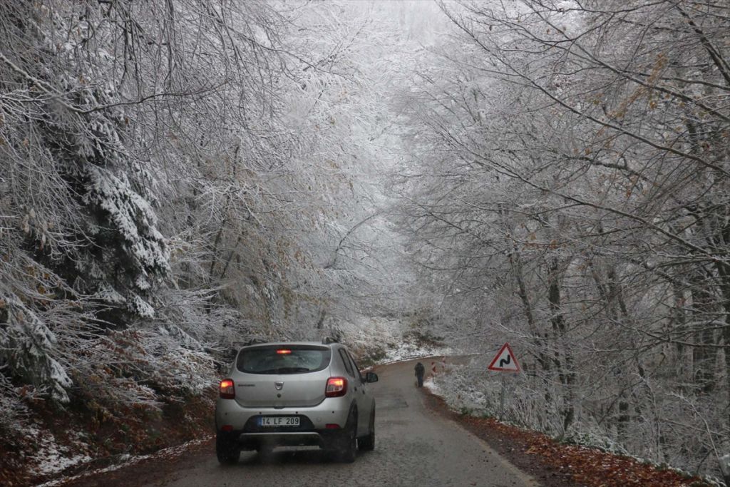 Bolu Dağı'nda kar yağışı başladı