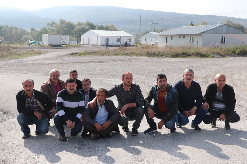 Bolu'da işçilerden oturma eylemi