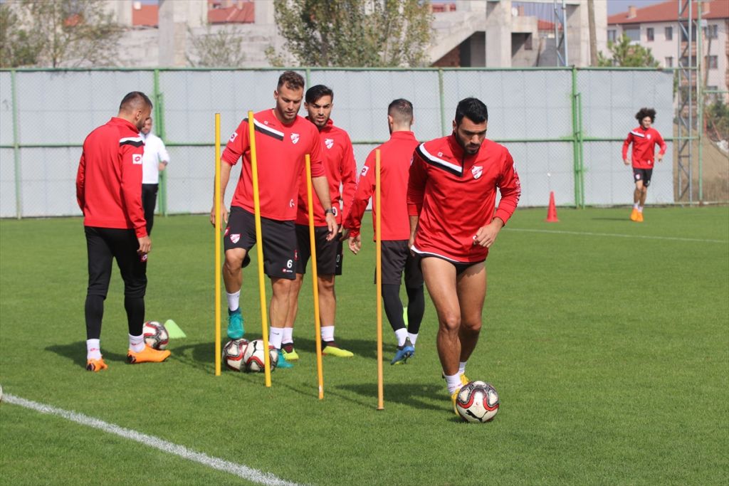 Boluspor Teknik Direktörü Sait Karafırtınalar: "Gençlerbirliği maçını mutlaka kazanmamız gerekiyor"