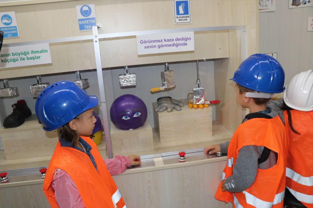 "İş Güvenliği"ni öğrenciler anlatıyor