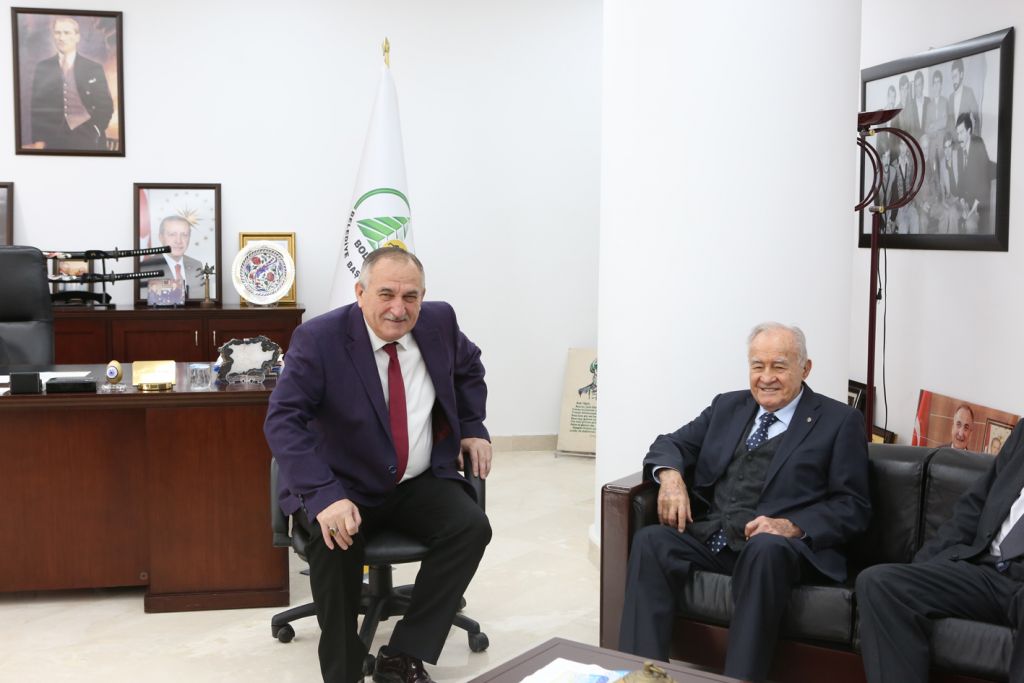 İzzet Baysal Vakfı Başkanı ve üyelerinden hayırlı olsun ziyareti