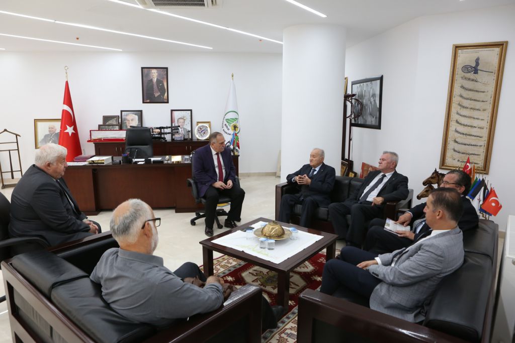 İzzet Baysal Vakfı Başkanı ve üyelerinden hayırlı olsun ziyareti